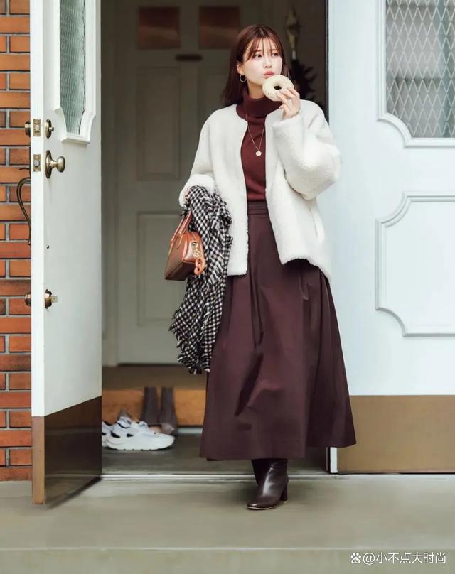 ：才懂小个子冬天要“裙过膝色协调”CQ9电子一米五的芦田爱菜显高搭配(图7)