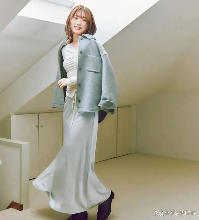 ：才懂小个子冬天要“裙过膝色协调”CQ9电子一米五的芦田爱菜显高搭配(图10)