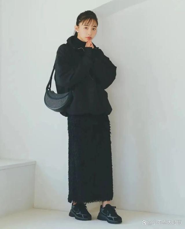 ：才懂小个子冬天要“裙过膝色协调”CQ9电子一米五的芦田爱菜显高搭配(图15)