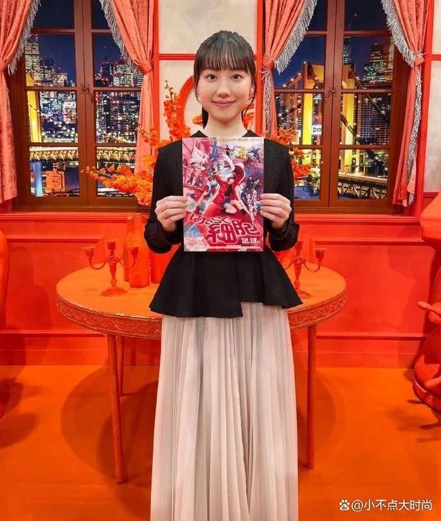 ：才懂小个子冬天要“裙过膝色协调”CQ9电子一米五的芦田爱菜显高搭配(图16)