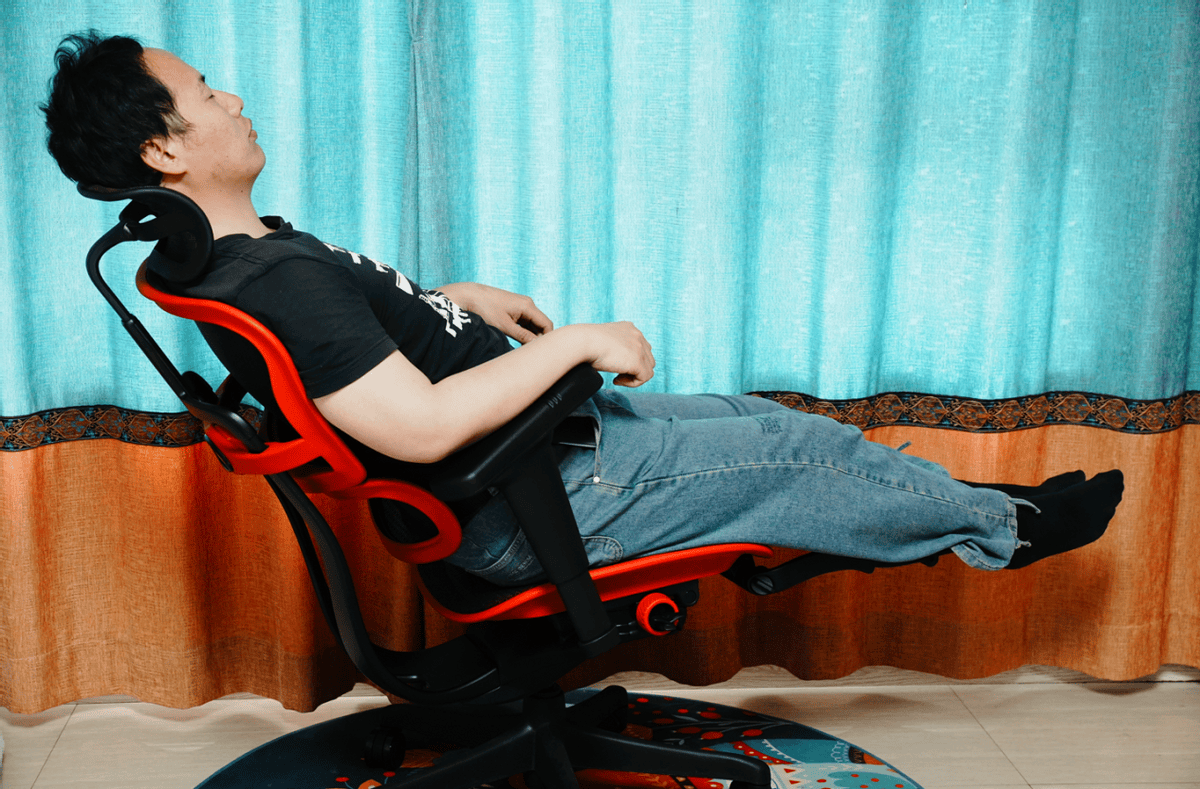 电竞工学椅选购指南功能材质都拉满就是不一样CQ9电子网站买对不买贵？保友金豪雄鹰X9(图10)