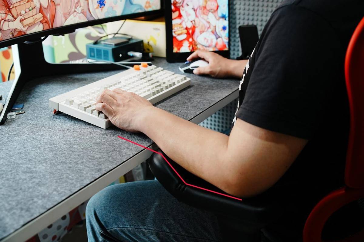 电竞工学椅选购指南功能材质都拉满就是不一样CQ9电子网站买对不买贵？保友金豪雄鹰X9(图19)