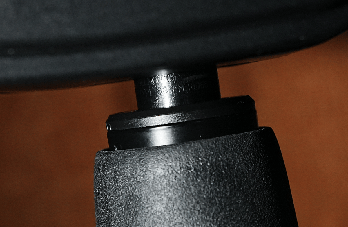 电竞工学椅选购指南功能材质都拉满就是不一样CQ9电子网站买对不买贵？保友金豪雄鹰X9(图32)