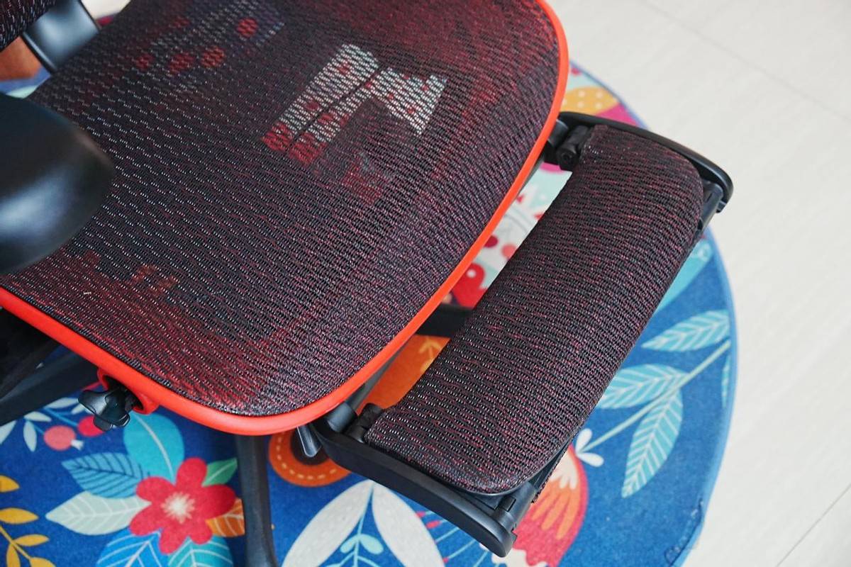 电竞工学椅选购指南功能材质都拉满就是不一样CQ9电子网站买对不买贵？保友金豪雄鹰X9(图30)